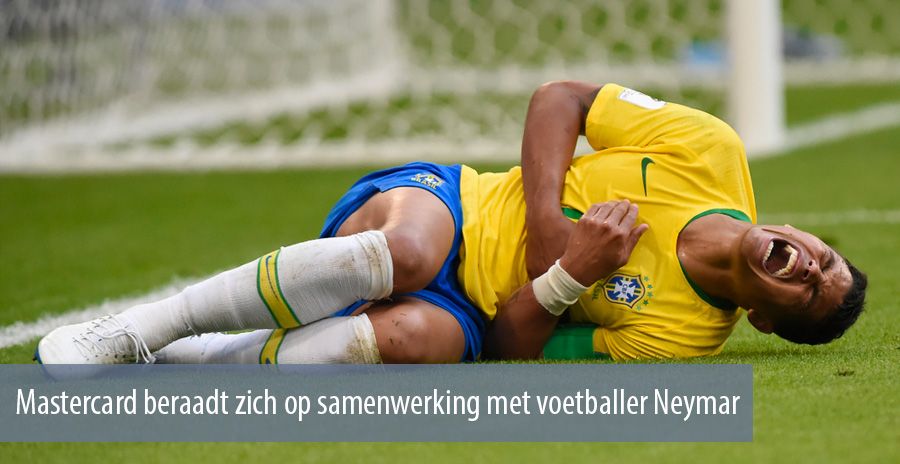 Mastercard beraadt zich op samenwerking met voetballer Neymar