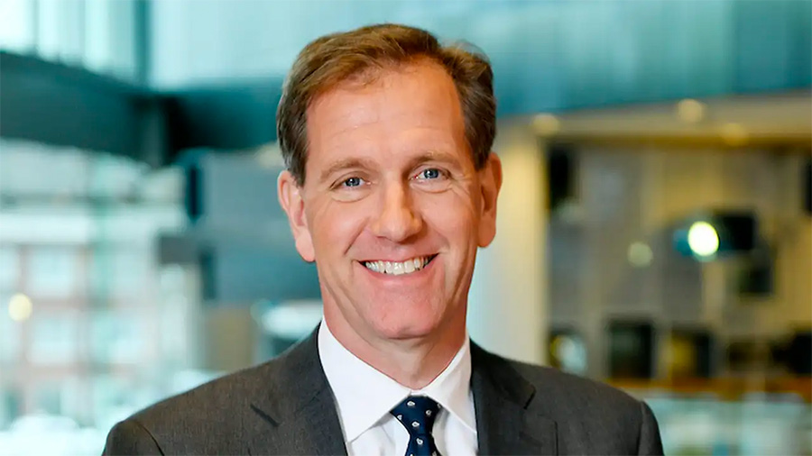 Oud Rabobank-CEO Wiebe Draijer trekt naar RvC KLM Oud Rabobank-CEO Wiebe Draijer trekt naar RvC KLM