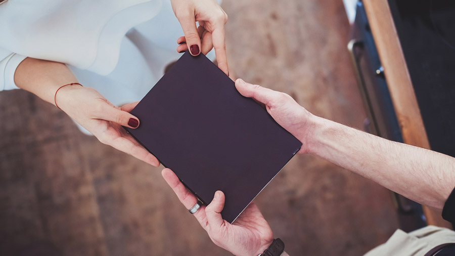 NVB verwelkomt nieuwe Tweede Kamerleden met boek ‘Inzicht in banken’ NVB verwelkomt nieuwe Tweede Kamerleden met boek ‘Inzicht in banken’