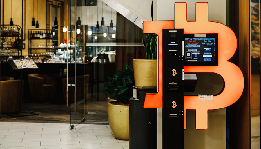Crypto ATMs: Een brug tussen twee werelden of een vluchtwagen voor criminelen?  