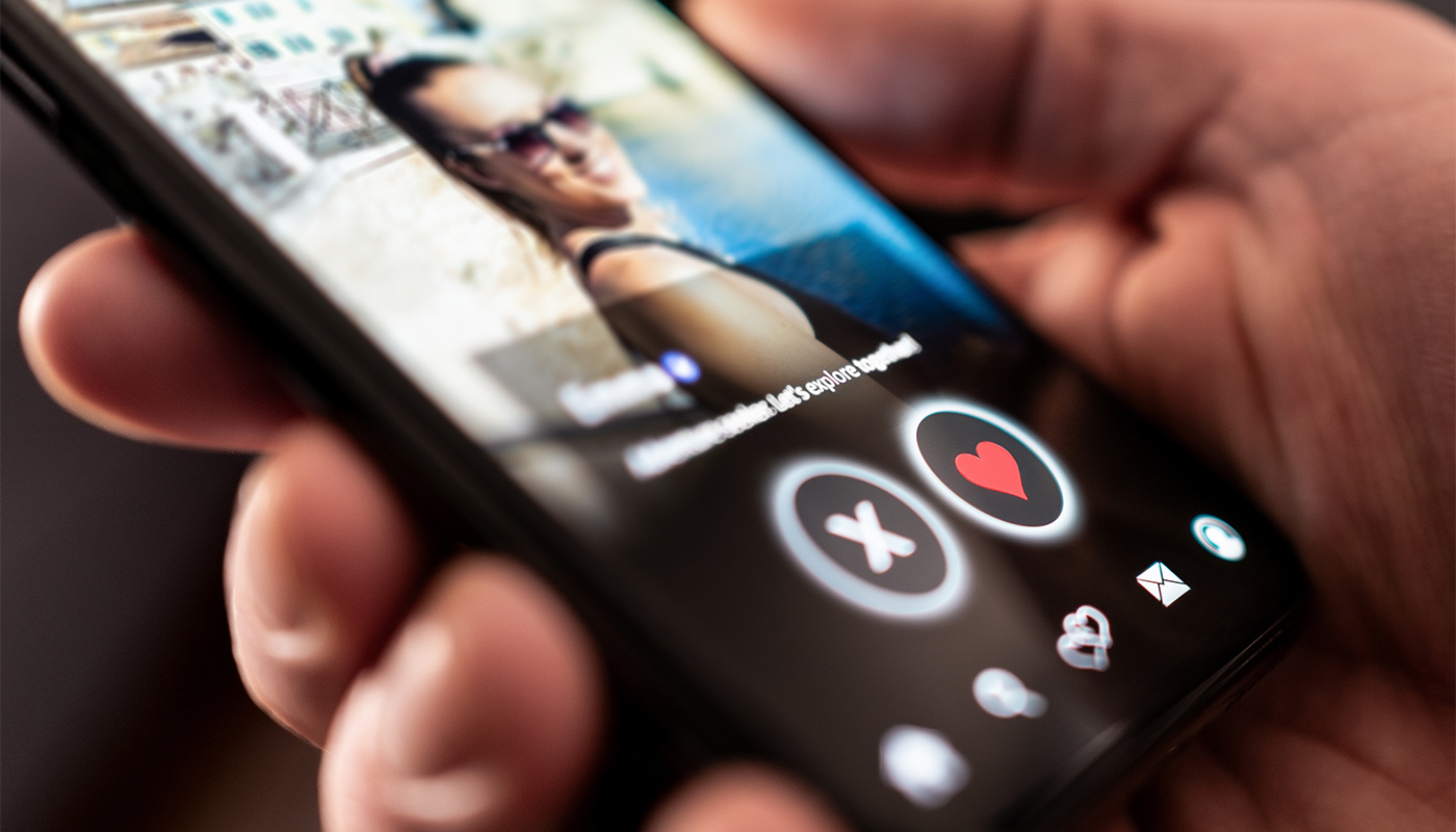 ‘Naasten spelen sleutelrol bij herkennen van datingfraude’
