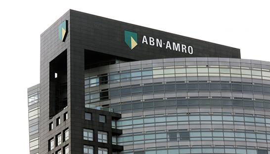 ABN AMRO stapt over op één betaalpakket voor alle particulieren