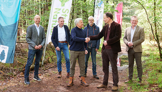 Van Lanschot Kempen gaat als hoofdpartner van StukjeNatuur ‘eigen bossen’ planten 