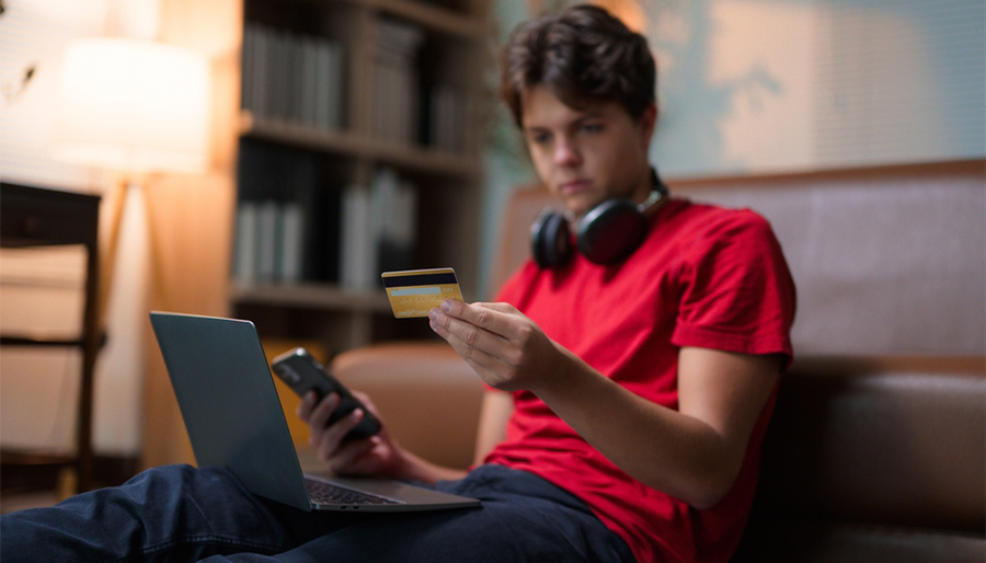 Tikkie-bank BUUT: sociale media geven jongeren vertekend beeld van geld