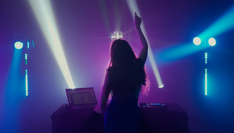 Vrouwelijke dj’s verdienen structureel minder